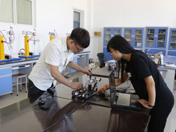 实验室建设必备：专业教学设备采购指南与实用建议